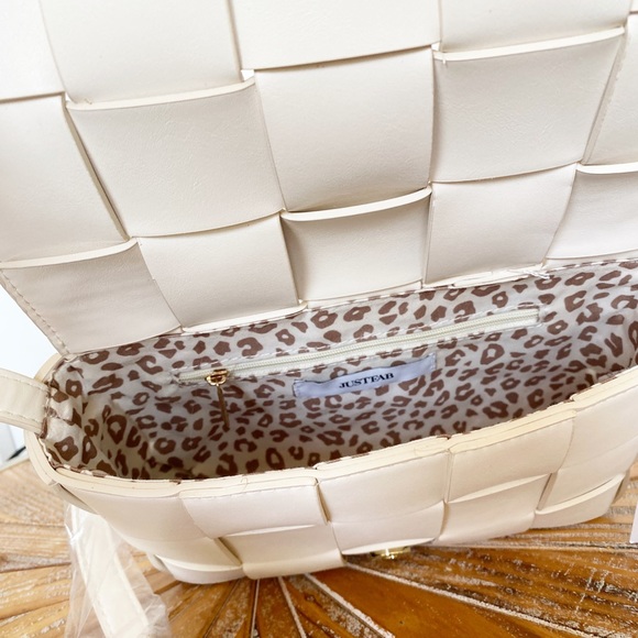 NWT JustFab Cream Weaved Faux Leather Shoulder Bag - Picture 9 of 16